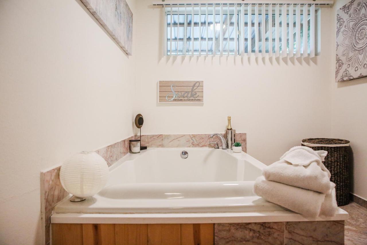 Moonlight Cottage - Your Romantic & Scenic Escape Sevierville Exterior foto